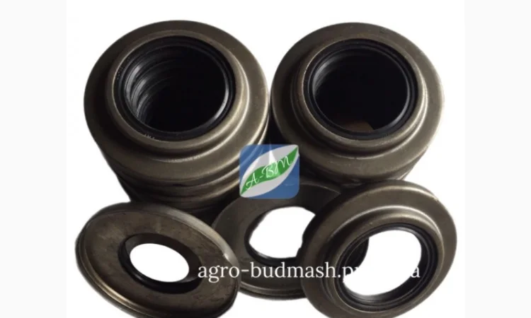 Запчастини 2ПТС-4/КТУ-10; стремянка, ресора, ступиця, сальник, шпилька, клин, петля дишла - фото № 4