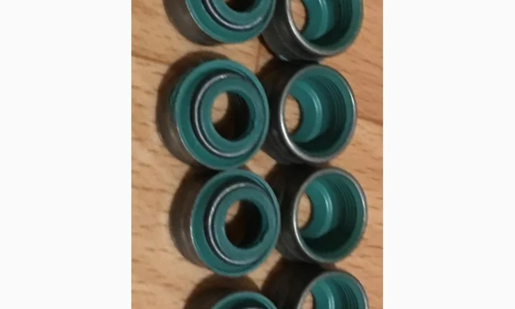 Сальники клапанов двигателя Андория 4ст90 - фото № 1