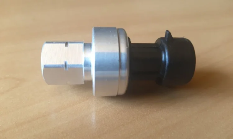 Датчик тиску кондиціонера DENSO - Renault Citroen Chevrolet Opel - фото № 1