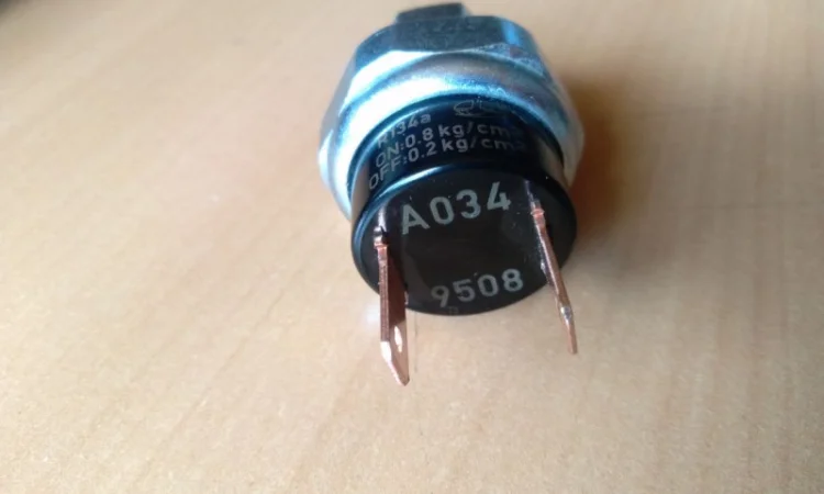 Датчик тиску кондиціонера CASE, FORD та NEW HOLLAND - фото № 4