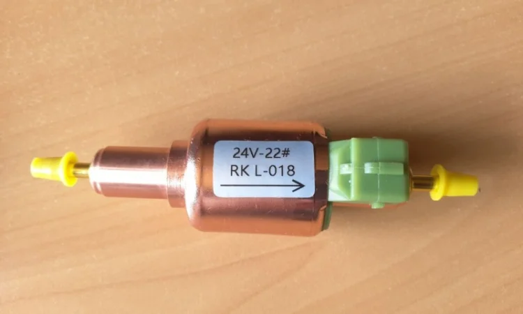 Паливний насос Китайського автономного обігрівача 2-5квт 24в 22мл - фото № 4