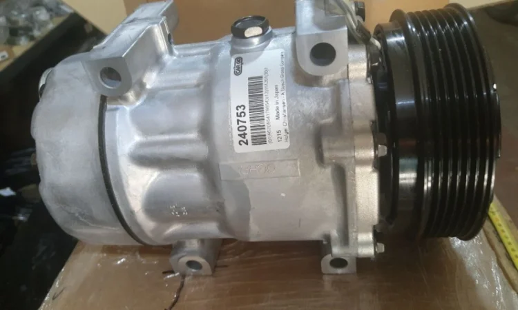Компресор кондиціонера Renault Volkswagen - 240753 Японія - фото № 1