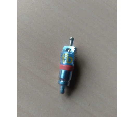 Золотник автокондиціонера BMW Mercedes Volkswagen M8*1 - фото № 2