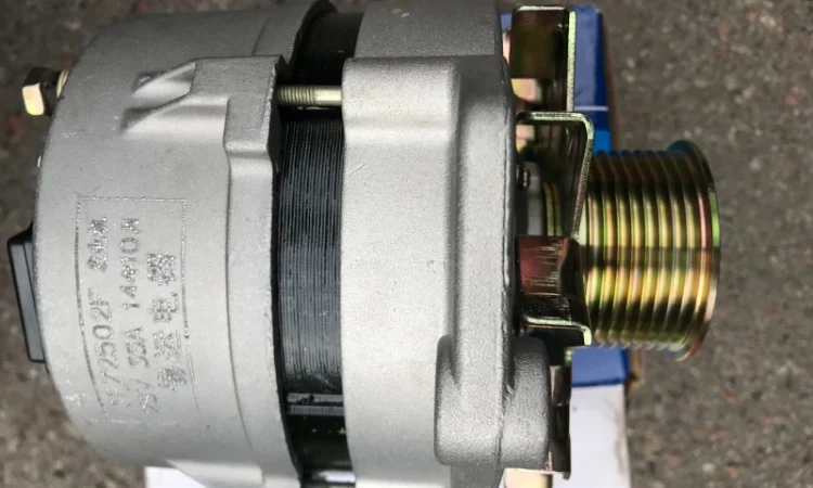 Генератор 612600090206D 28V, 55A двигатель WD615 - фото № 1