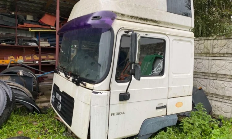 Кабіна автомобіля MAN F2000 Commandor - фото № 1