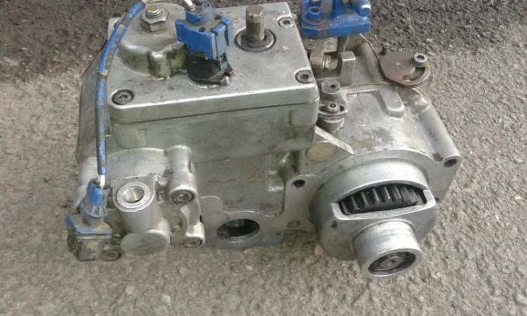 DEUTZ. Запчасти на двигатель diesel «DEUTZ» F4L912, BF4L913, F6L912, BF6L913 - фото № 9