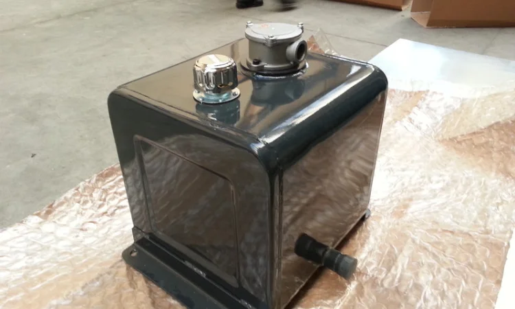 Бак гидравлический (гидробак) закабинный 64 л железный (40х40х40) - фото № 1