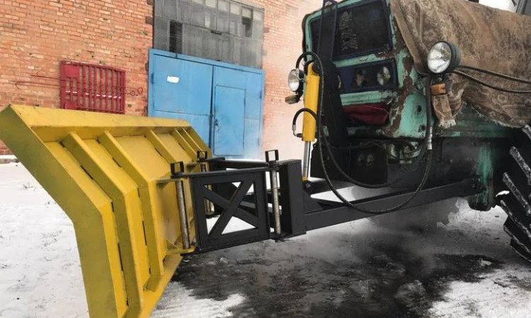 Cнегоочиститель (снегоотвал) для уборки снега на трактор МТЗ, ЮМЗ, Т-150 - фото № 2