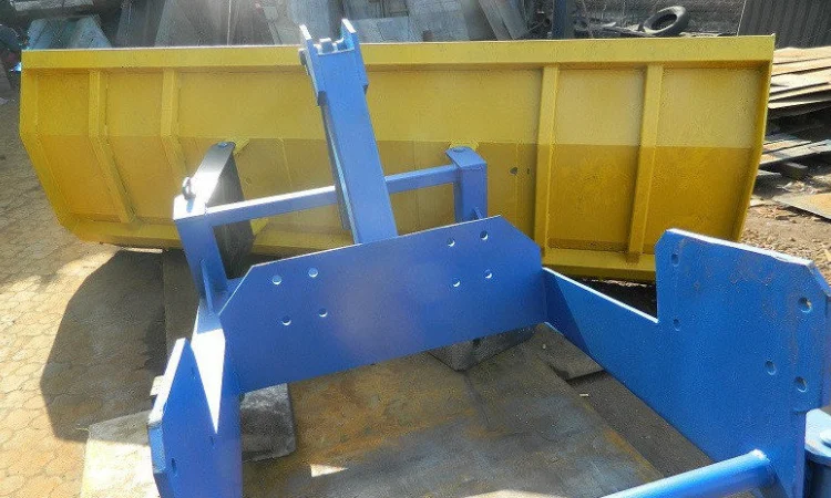 Снегоочиститель (снегоотвал) на трактор МТЗ, ЮМЗ, Т-150 - фото № 3