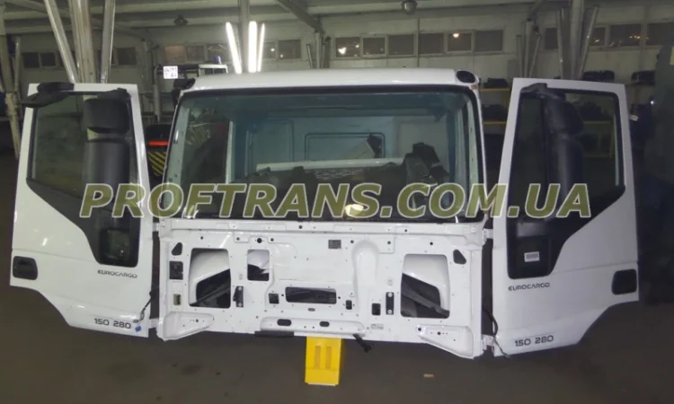 Стекло лобовое Iveco Eurocargo Ивеко Еврокарго НОВОЕ ОРИГИНАЛ - фото № 1