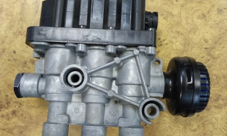 4728800010 Кран уровня пола WABCO на Magnum DXI, DAF, MAN - фото № 3