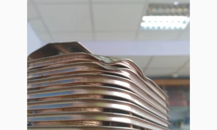 Масляный радиатор Febi 44425, Масляный радиатор 51056010179 Man TGL/TGM - фото № 8