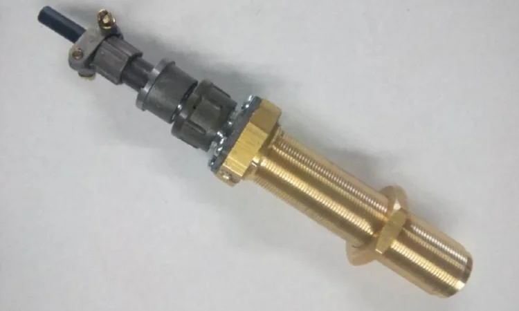 Датчик частоты вращения ДЧХ-8М-В: надежность и точность для БелАЗ-7547 - фото № 1