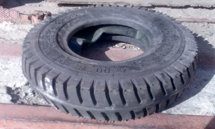 Шина 4, 00-8 на погрузчики и электрокары - фото № 1