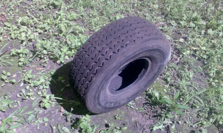 Шина 21х8-9 на погрузчики и электрокары - фото № 1