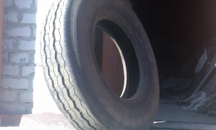 Шина 11, 00Р22, 5 (300Р22, 5) - фото № 1