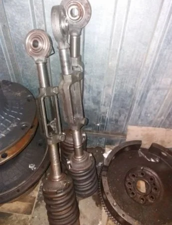 Тяга верхняя Т-150 (винт центр.) 150.56.029 Новый - фото № 1