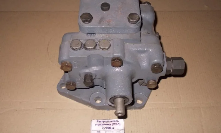 Распределитель правый Т-150 пенек 150.37.025-1 - фото № 1