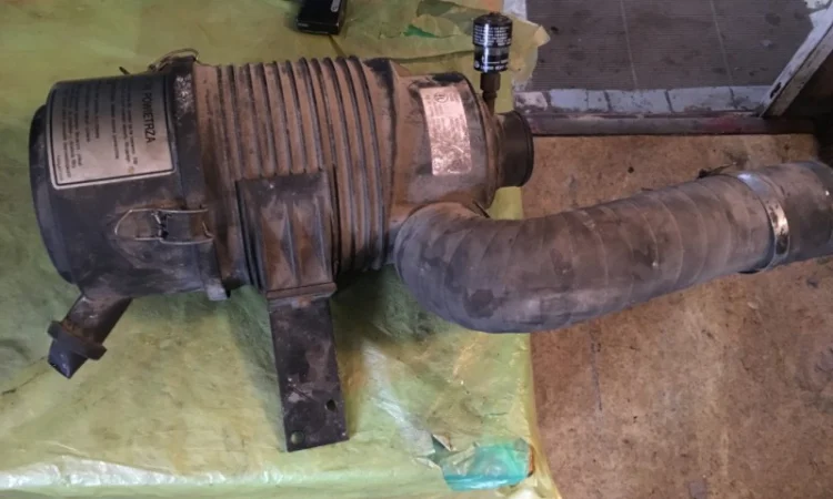 Корпус воздушного фильтра погрузчика Daewoo G15s-2 - фото № 1