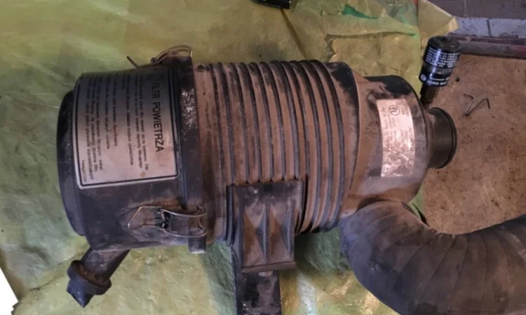 Корпус воздушного фильтра погрузчика Daewoo G15s-2 - фото № 3