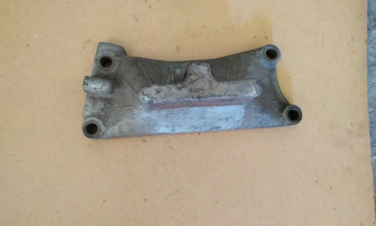 Кронштейн передней опоры двигателя ЯМЗ-236-238, 236-1001020 - фото № 1