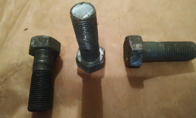 Болт крепления маховика ЯМЗ - фото № 1