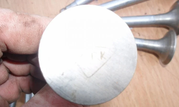 Продам новый заводской комплект клапанов на газ 53, 66 - фото № 2