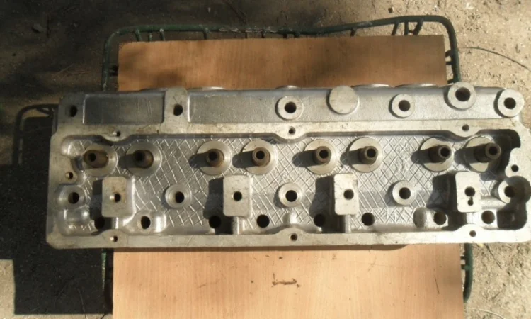 Новая оригинальная головка блока на ВОЛГУ ГАЗ 21, УАЗ, ГАЗЕЛЬ - фото № 1