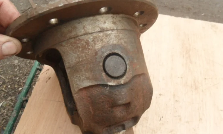 Новые оригинальные чашки заднего редуктора в сборе ВОЛГА ГАЗ 21, 24 - фото № 2