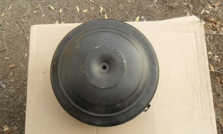 Новый оригинальный корпус воздушного фильтра волга газ 21, 22 - фото № 1