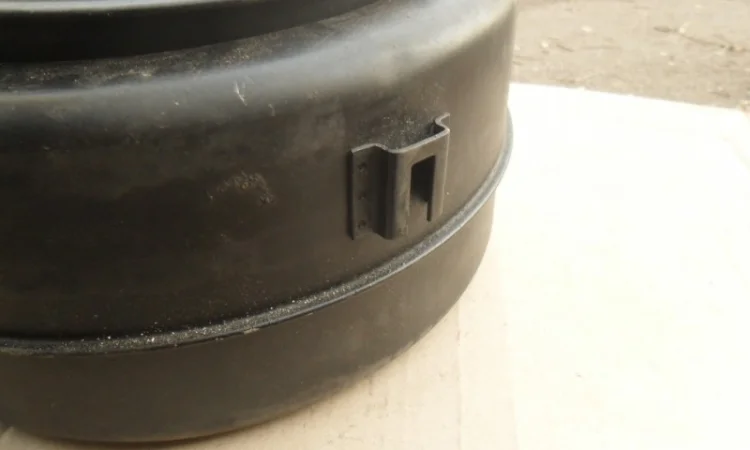 Новый оригинальный корпус воздушного фильтра волга газ 21, 22 - фото № 2