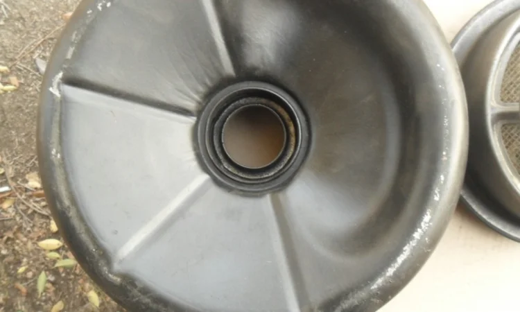 Новый оригинальный корпус воздушного фильтра волга газ 21, 22 - фото № 5