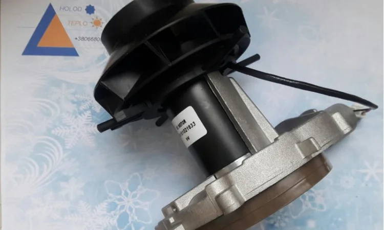 Компрессор Нагнетатель воздуха 24в автономного отопителя Аиртроник D4S - фото № 1