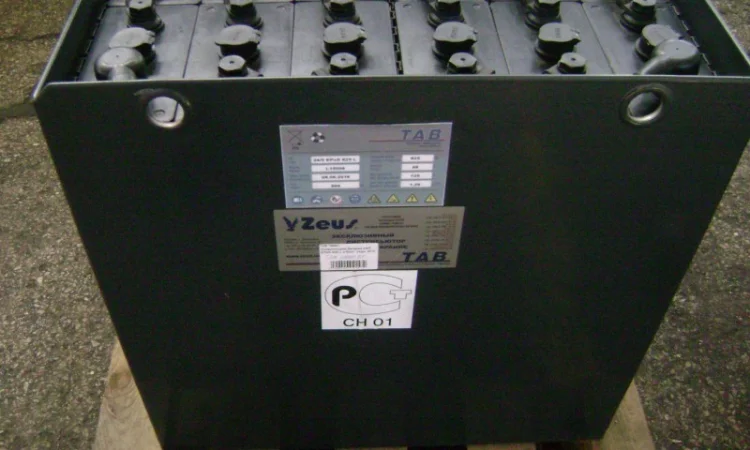 Продам аккумуляторную батарею тяговую для погрузчика Mitsubishi - фото № 1