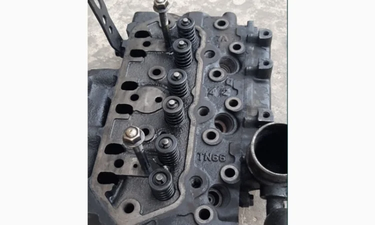 Головка блока двигателя Yanmar Tk3.66 - фото № 4