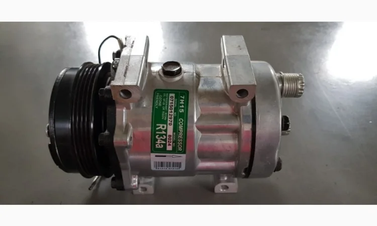 Компрессор комбайна New Holland 7H15 4PV CX8090 FX58 CR960 OE: 84448669/84448669R - фото № 1