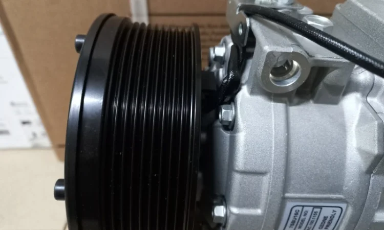 Компрессор кондиционера 7SBU16C комбайна CLAAS Jaguar 743645.2, 00 0743 645 2, 2009404050 - фото № 4