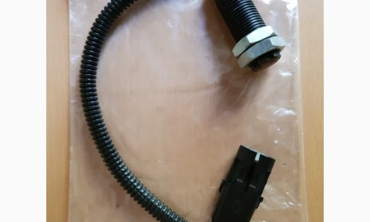 Датчик оборотов комбайна Case Аналог 245193C2 - фото № 3