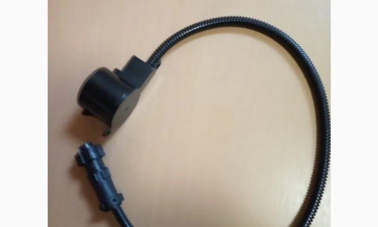 Датчик оборотов корпус Massey Ferguson D28780514 Аналог - фото № 1