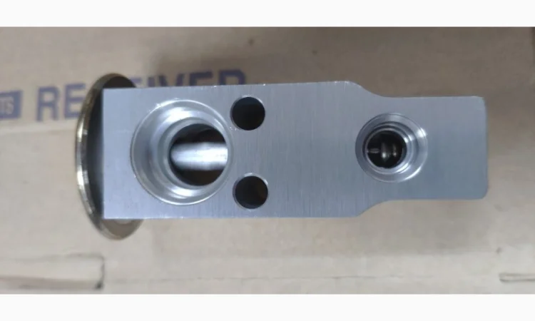 Терморегулирующий вентиль ТРВ Case, New Holland, Massey Ferguson, Deutz-Fahr 9966613 - фото № 2