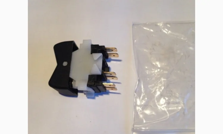 Клавиша переключатель П-150 электрогидравлика Дон 1500Б П150-09.17 - фото № 2