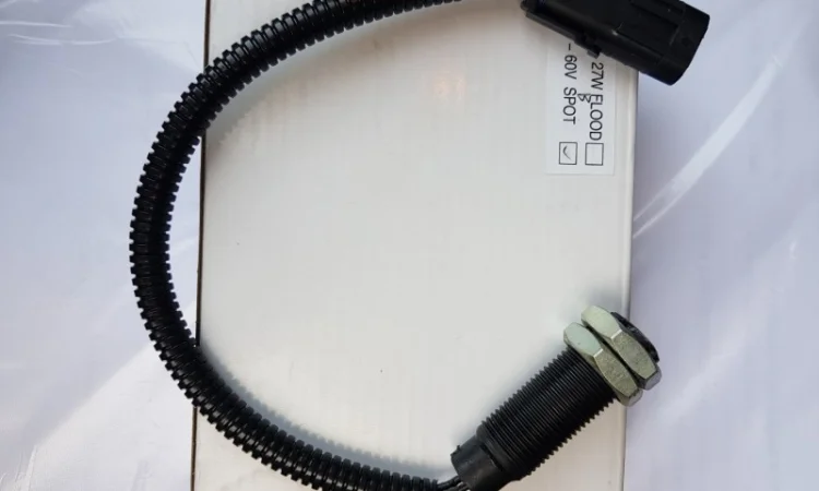 Датчик индукционный оборотов комбайна Case 245193C2 (Аналог) - фото № 2