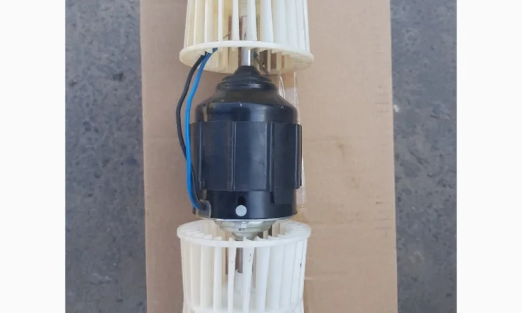 Электродвигатель испарителя кондиционера ХТА, ХТЗ, МТЗ, Дон, Славутич, Нива 12/ 24В - фото № 1