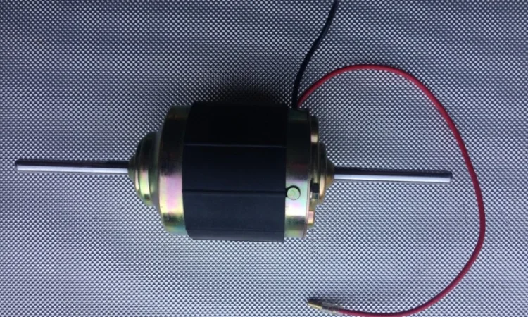 Электродвигатель испарителя кондиционера ХТА, ХТЗ, МТЗ, Дон, Славутич, Нива 12/ 24В - фото № 2