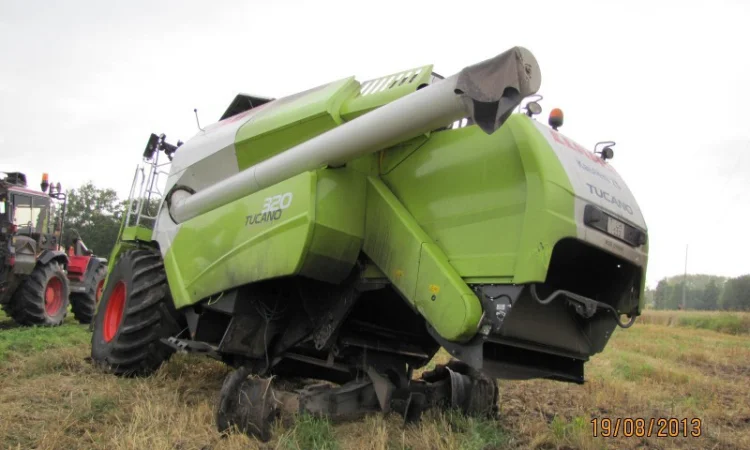 CLAAS TUCANO 320 на запчасти 2011  года - фото № 1