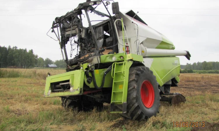 CLAAS TUCANO 320 на запчасти 2011  года - фото № 2