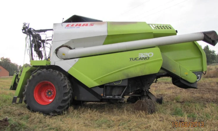 CLAAS TUCANO 320 на запчасти 2011  года - фото № 3