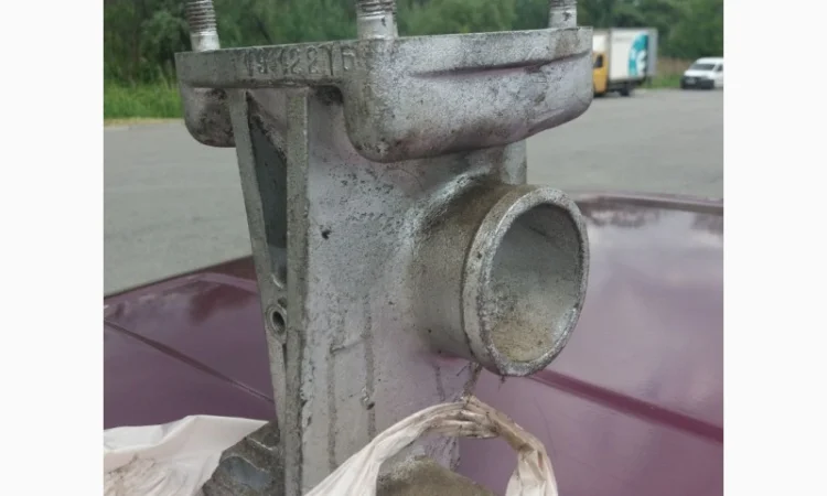 Патрубок (кронштейн) воздухоочистителя СМД, комбайн СК-5 НИВА (19-12С15Б) - фото № 1