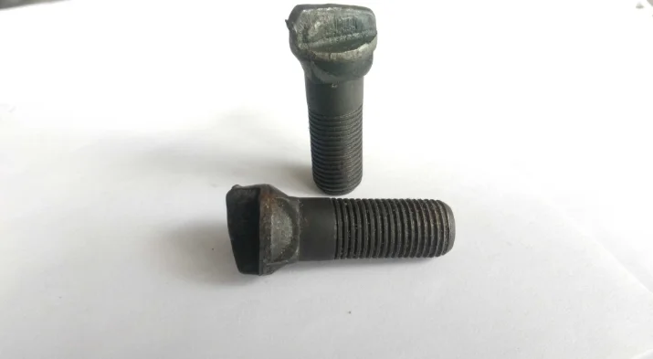 Болт бича барабана ДОН-1500, НИВА (54-62388А) - фото № 1