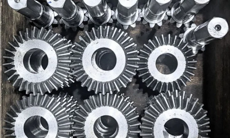 Запчастини - вали, шестерні, вал-шестерні, зірочки до кукурудзяних жниварок - фото № 1